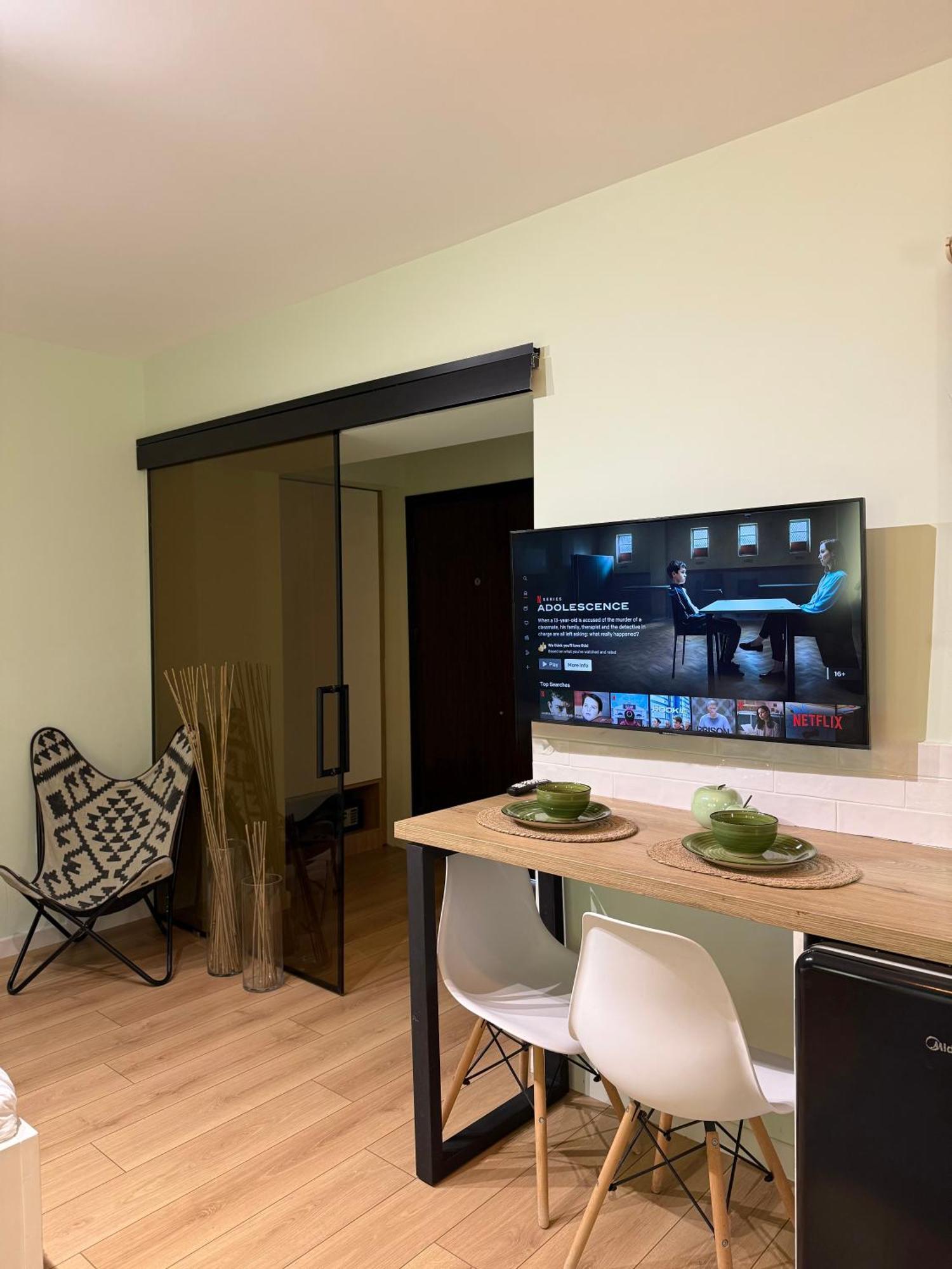 4Seasonsgea , Cozy Studio In Central Position , Тирана Экстерьер фото